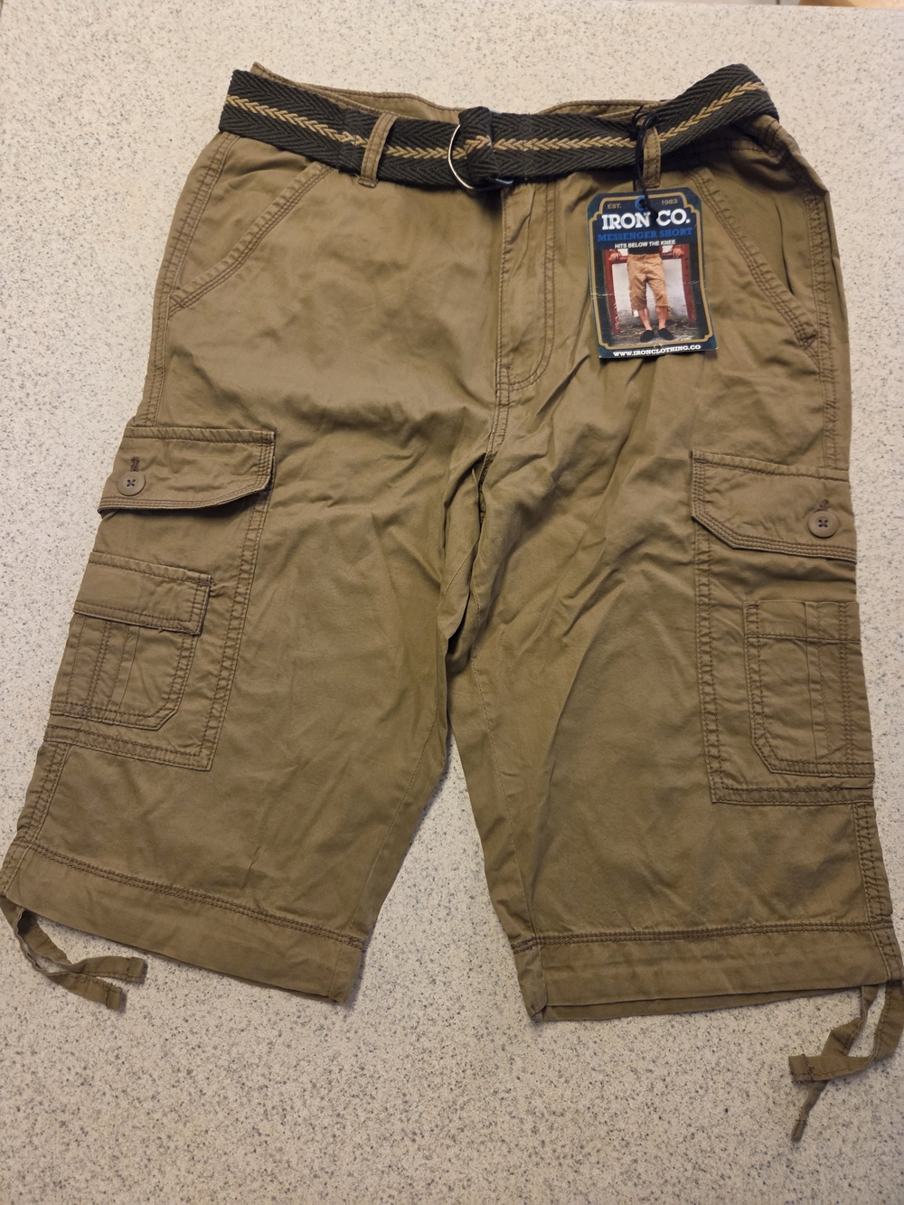 Iron Co Men’s Messenger Cargo Shorts NWT Size 32 Khaki Tan Belted Knee Length
